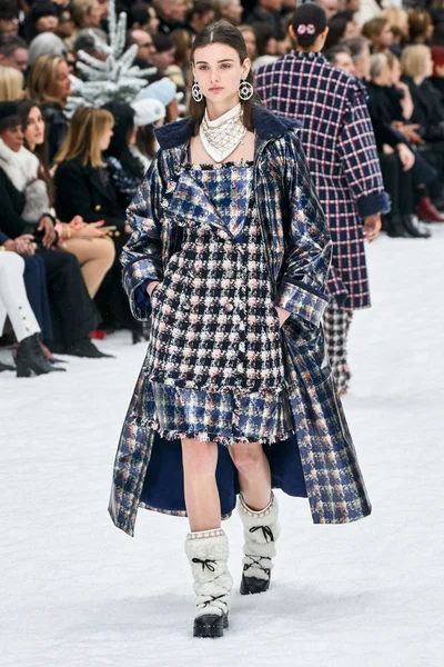 Look 32